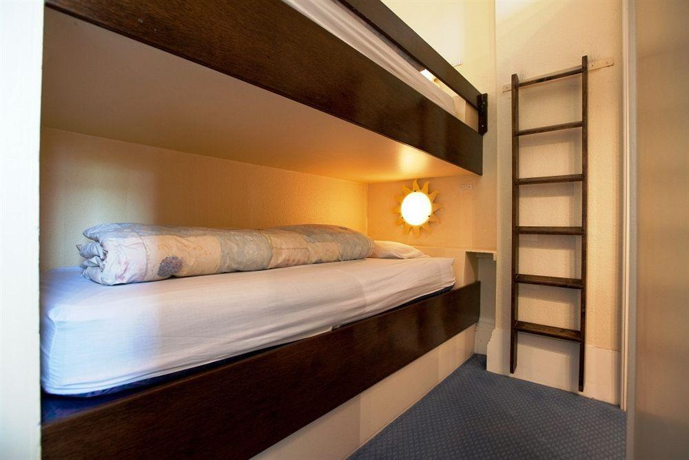 Cotswold Grange Bed & Breakfast Cheltenham Exterior photo A bunk bed