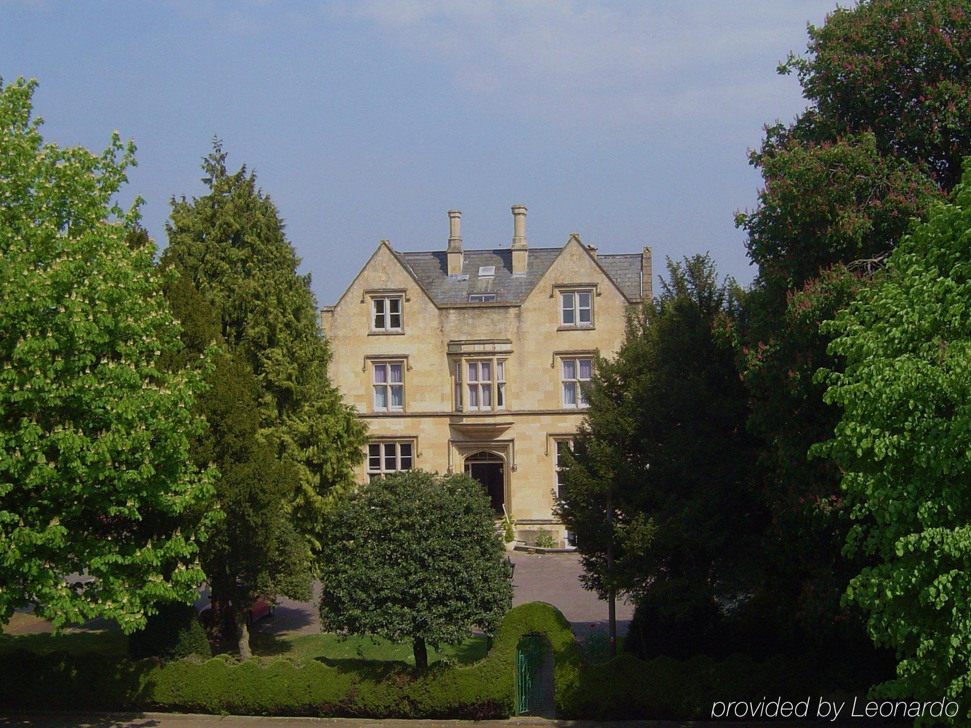 Cotswold Grange Bed & Breakfast Cheltenham Exterior photo The former school buildings