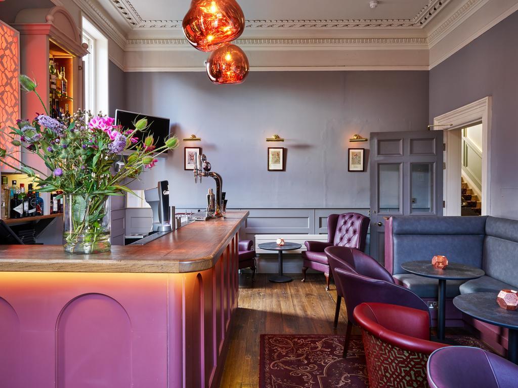Cotswold Grange Bed & Breakfast Cheltenham Exterior photo The bar at the hotel