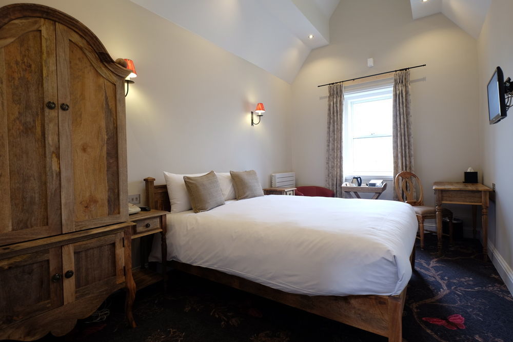 Cotswold Grange Bed & Breakfast Cheltenham Exterior photo A room at the hotel