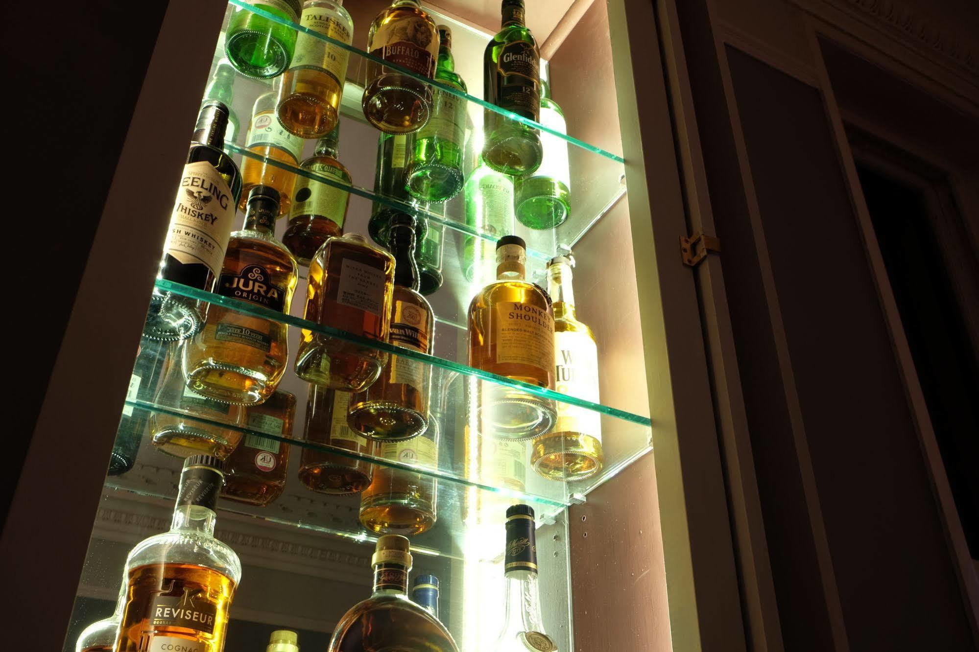 Cotswold Grange Bed & Breakfast Cheltenham Exterior photo A selection of Scotch whiskies