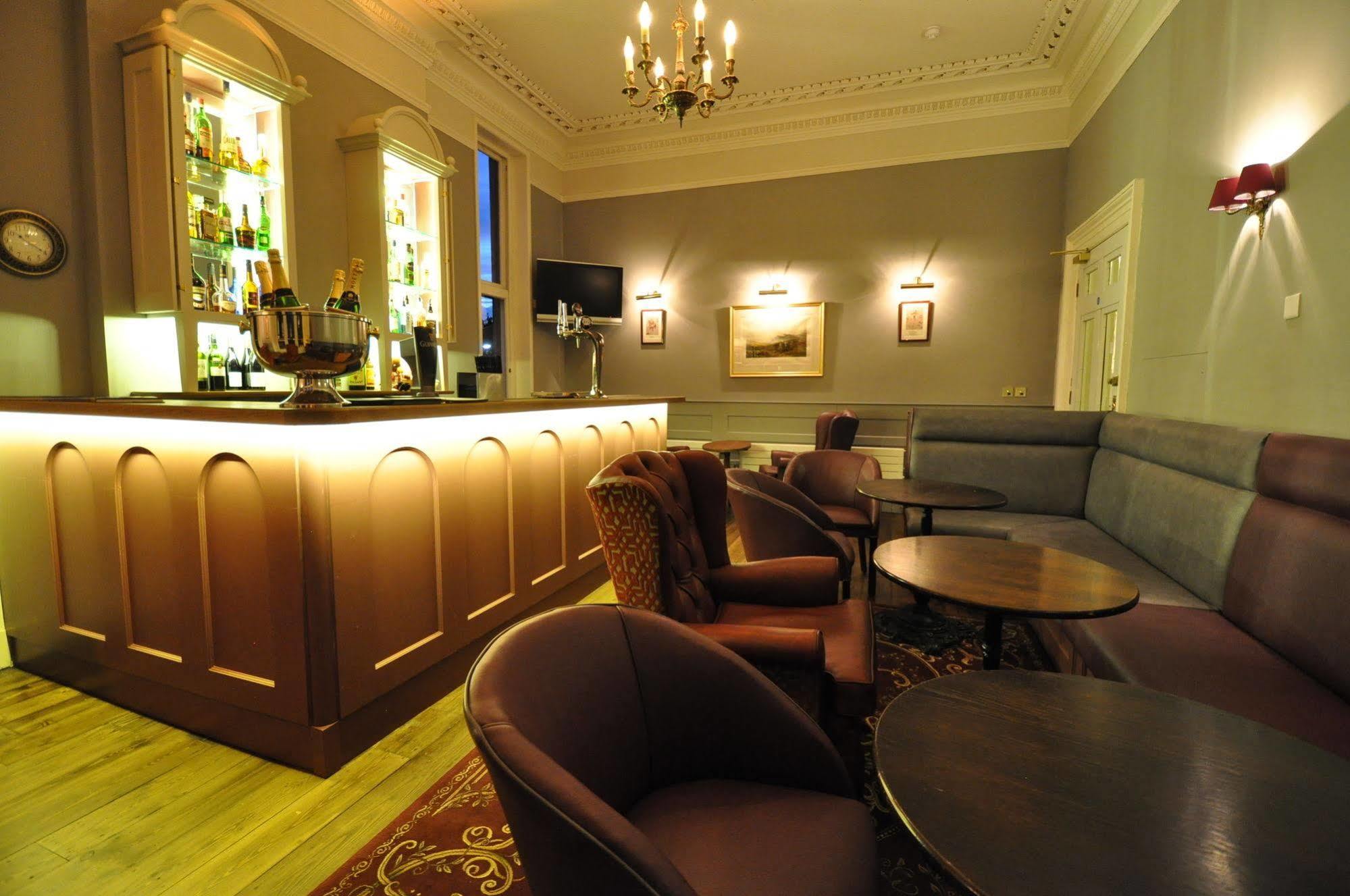 Cotswold Grange Bed & Breakfast Cheltenham Exterior photo The bar at the hotel